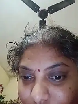 Snapshot of Cute_radhaaa chatting on November 6, 2025, 2:07 pm Cute radhaaa online show from November 6, 2025, 2:07 pm