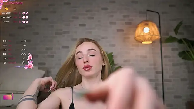 BabyyyLunaX online show from February 22, 2026, 2:56 am