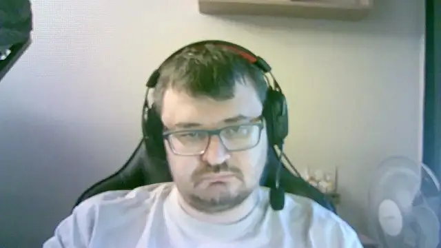 Snapshot of SirAbuser chatting on October 22, 2025, 6:35 am SirAbuser online show from October 22, 2025, 6:35 am