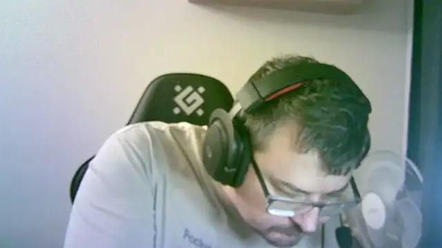 Snapshot of SirAbuser chatting on October 24, 2025, 7:43 pm SirAbuser online show from October 24, 2025, 7:43 pm