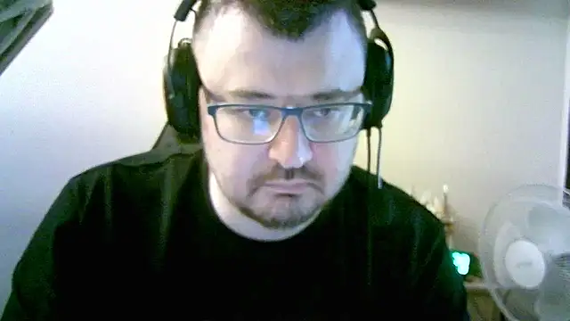 Snapshot of SirAbuser chatting on November 7, 2025, 7:30 am SirAbuser online show from November 7, 2025, 7:30 am