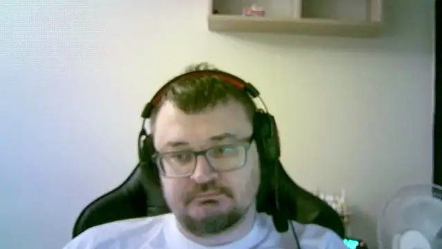 Snapshot of SirAbuser chatting on November 25, 2025, 6:35 am SirAbuser online show from November 25, 2025, 6:35 am