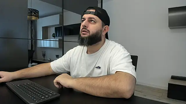 Snapshot of DravenPeak chatting on November 10, 2025, 11:20 am DravenPeak online show from November 10, 2025, 11:20 am