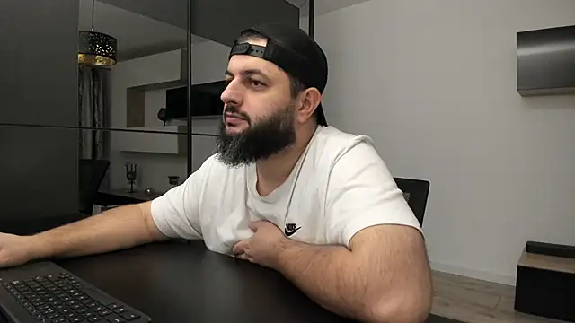 Snapshot of DravenPeak chatting on November 16, 2025, 10:15 pm DravenPeak online show from November 16, 2025, 10:15 pm