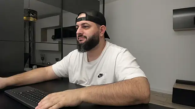 Snapshot of DravenPeak chatting on November 20, 2025, 9:03 pm DravenPeak online show from November 20, 2025, 9:03 pm