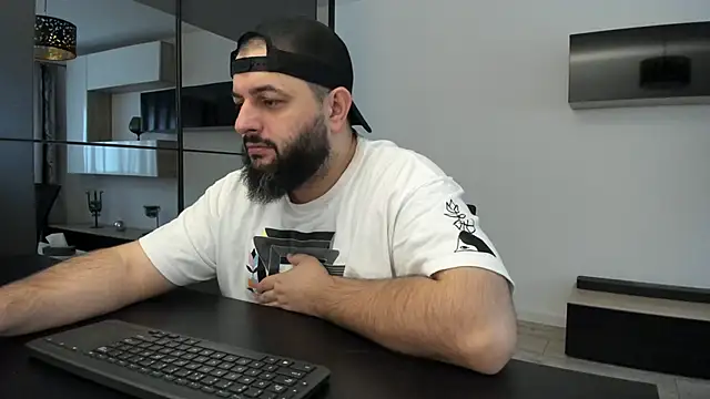 Snapshot of DravenPeak chatting on November 27, 2025, 8:27 am DravenPeak online show from November 27, 2025, 8:27 am