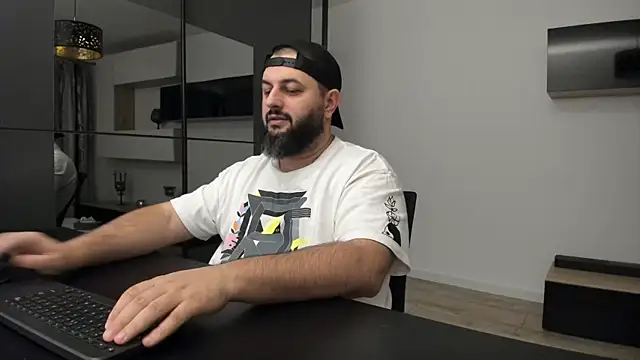 Snapshot of DravenPeak chatting on November 27, 2025, 8:33 pm DravenPeak online show from November 27, 2025, 8:33 pm