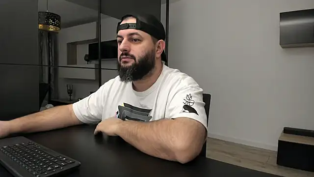 Snapshot of DravenPeak chatting on November 29, 2025, 2:14 am DravenPeak online show from November 29, 2025, 2:14 am