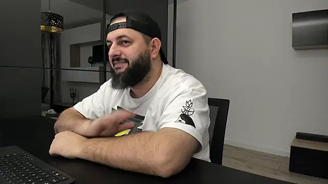 Snapshot of DravenPeak chatting on November 29, 2025, 2:20 pm DravenPeak online show from November 29, 2025, 2:20 pm