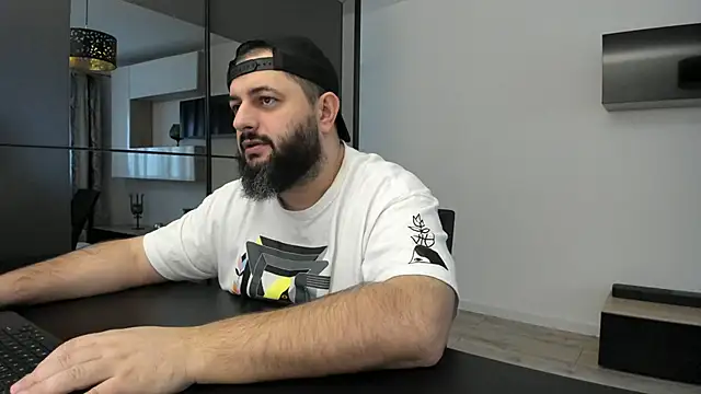 Snapshot of DravenPeak chatting on December 2, 2025, 1:05 pm DravenPeak online show from December 2, 2025, 1:05 pm