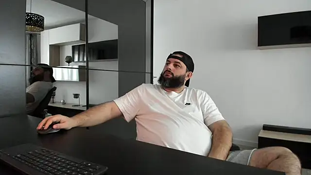 Snapshot of DravenPeak chatting on December 16, 2025, 12:54 pm DravenPeak online show from December 16, 2025, 12:54 pm