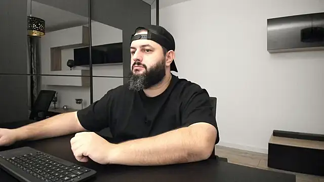 Snapshot of DravenPeak chatting on December 17, 2025, 3:07 pm DravenPeak online show from December 17, 2025, 3:07 pm