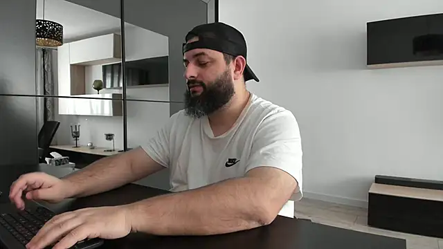 Snapshot of DravenPeak chatting on December 19, 2025, 12:23 pm DravenPeak online show from December 19, 2025, 12:23 pm