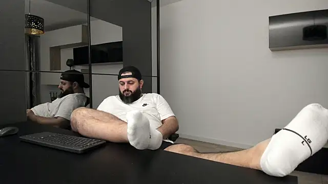 Snapshot of DravenPeak chatting on December 20, 2025, 12:29 am DravenPeak online show from December 20, 2025, 12:29 am