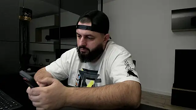 Snapshot of DravenPeak chatting on February 3, 2026, 7:41 pm DravenPeak online show from February 3, 2026, 7:41 pm