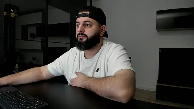 Snapshot of DravenPeak chatting on February 25, 2026, 10:08 pm DravenPeak online show from February 25, 2026, 10:08 pm