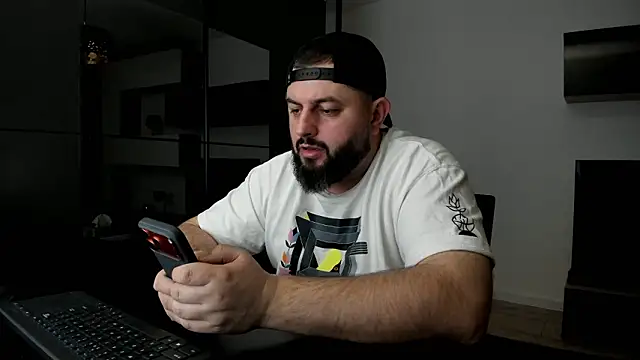 Snapshot of DravenPeak chatting on March 8, 2026, 12:52 am DravenPeak online show from March 8, 2026, 12:52 am