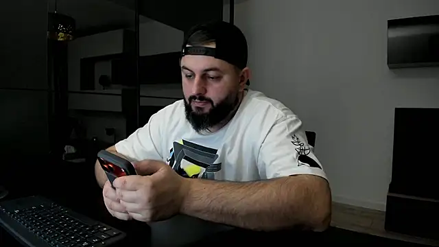 Snapshot of DravenPeak chatting on March 9, 2026, 6:23 pm DravenPeak online show from March 9, 2026, 6:23 pm