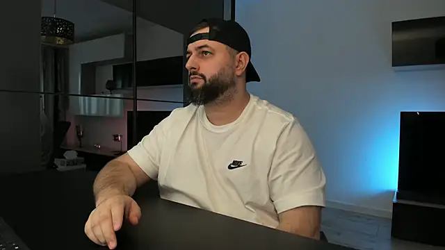 Snapshot of DravenPeak chatting on March 28, 2026, 1:54 pm DravenPeak online show from March 28, 2026, 1:54 pm