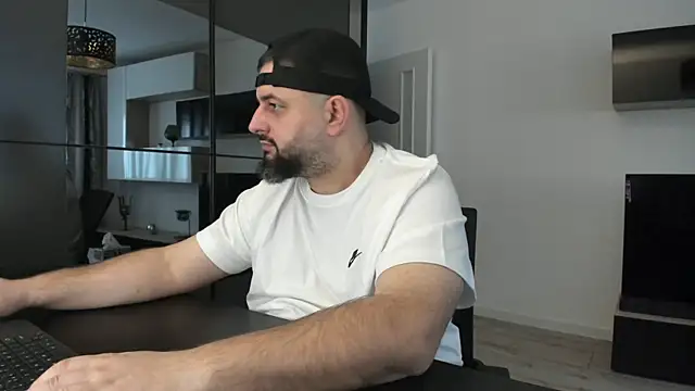 Snapshot of DravenPeak chatting on March 30, 2026, 6:36 am DravenPeak online show from March 30, 2026, 6:36 am