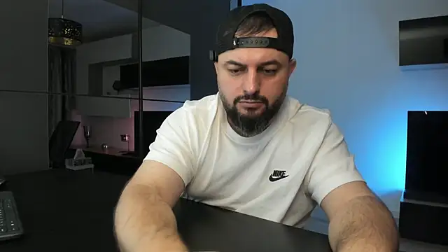 Snapshot of DravenPeak chatting on April 1, 2026, 5:54 pm DravenPeak online show from April 1, 2026, 5:54 pm