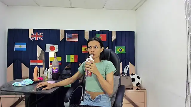 Aisha hotts777 online show from July 5, 2026, 8:38 pm