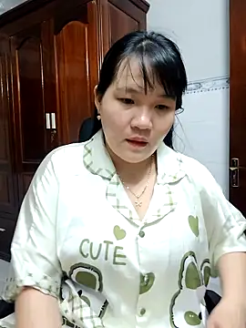  Babyrose  online show from October 14, 2025, 4:19 pm