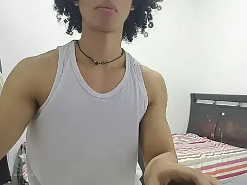 SoloRizo online show from October 4, 2025, 3:37 am