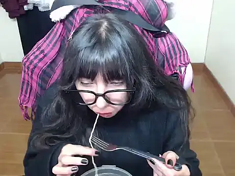 Snapshot of ScarlettShirahoshi chatting on December 15, 2025, 8:02 pm ScarlettShirahoshi online show from December 15, 2025, 8:02 pm