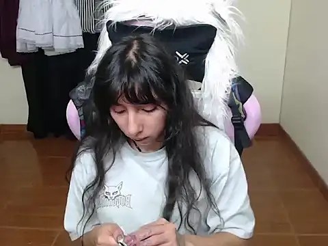 Snapshot of ScarlettShirahoshi chatting on December 18, 2025, 11:33 pm ScarlettShirahoshi online show from December 18, 2025, 11:33 pm