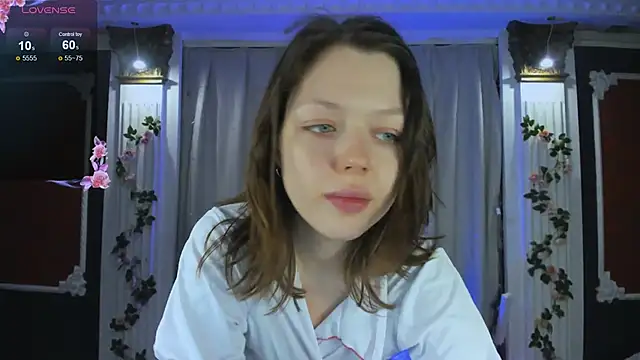 Lunar Lily online show from October 13, 2025, 5:29 am