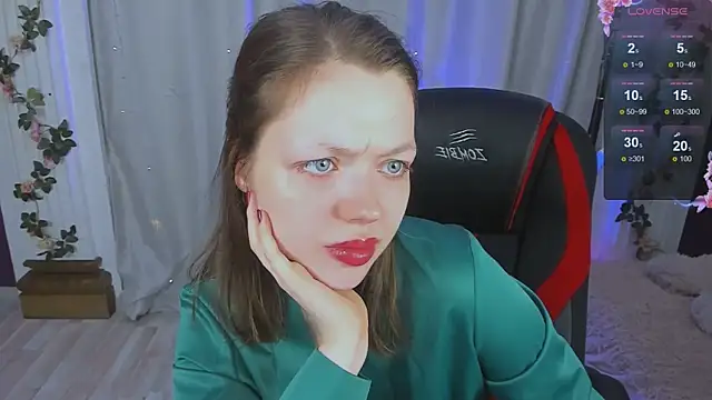 Lunar Lily online show from October 16, 2025, 5:30 am