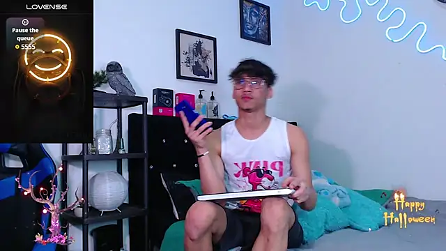 Gael Jones online show from October 23, 2025, 4:12 am