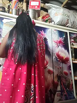 Hot-Show2 online show from November 1, 2025, 4:09 pm