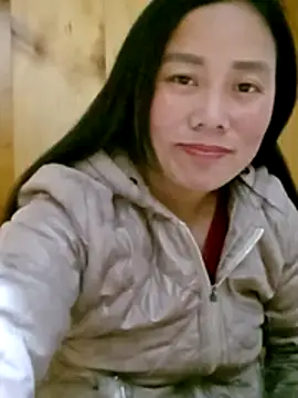 LyyChac online show from November 30, 2025, 1:37 pm