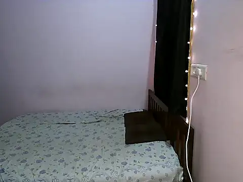 Snapshot of Brownie_baby chatting on November 22, 2025, 9:14 pm Brownie baby online show from November 22, 2025, 9:14 pm