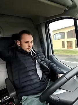 papichulo0099 online show from December 4, 2025, 7:17 am