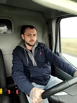 papichulo0099 online show from February 10, 2026, 6:39 am