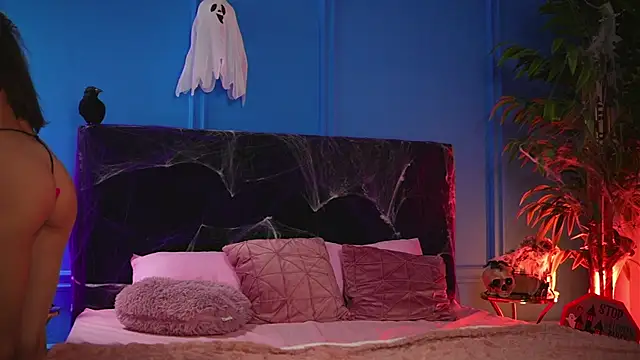 alexxisrae online show from October 30, 2025, 6:37 am