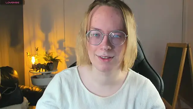 Amanda Butlerr online show from October 30, 2025, 9:55 am