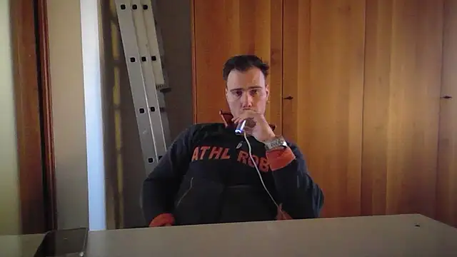 mrlyuis online show from February 17, 2026, 2:13 pm