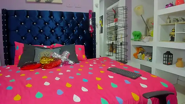 elianaa soto online show from October 24, 2025, 6:37 pm