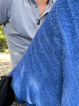 hugobolide online show from September 22, 2025, 1:57 pm