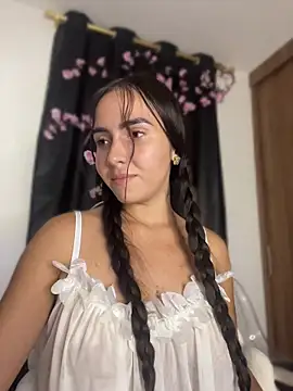 Snapshot of Scarlett05 chatting on July 2, 2026, 3:23 am Scarlett05 online show from July 2, 2026, 3:23 am