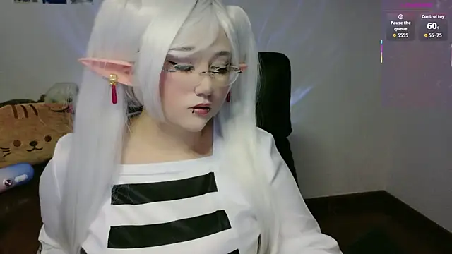 Livelle69 online show from April 4, 2026, 9:45 pm