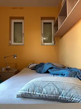 Snapshot of Raveman chatting on October 1, 2025, 5:35 am Raveman online show from October 1, 2025, 5:35 am