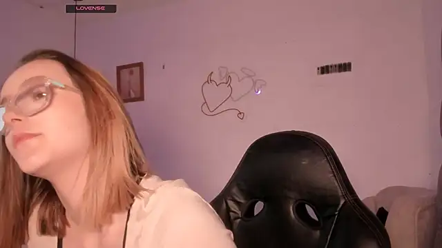 kristal joi dl online show from September 21, 2025, 3:02 pm