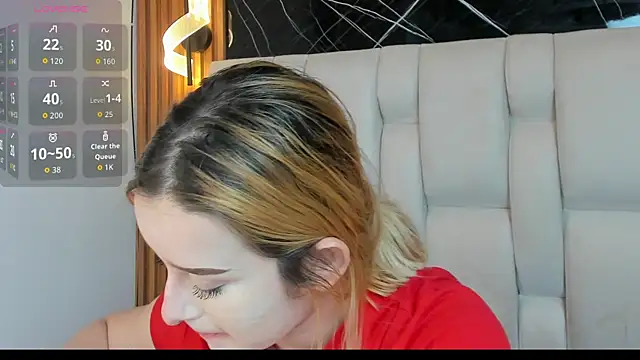 kristal joi dl online show from November 14, 2025, 1:32 pm