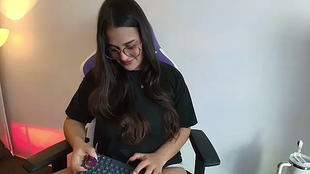 Snapshot of Abby_Raschell chatting on February 18, 2026, 4:41 am Abby Raschell online show from February 18, 2026, 4:41 am