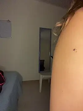 Snapshot of destiny69col chatting on November 1, 2025, 1:40 am destiny69col online show from November 1, 2025, 1:40 am